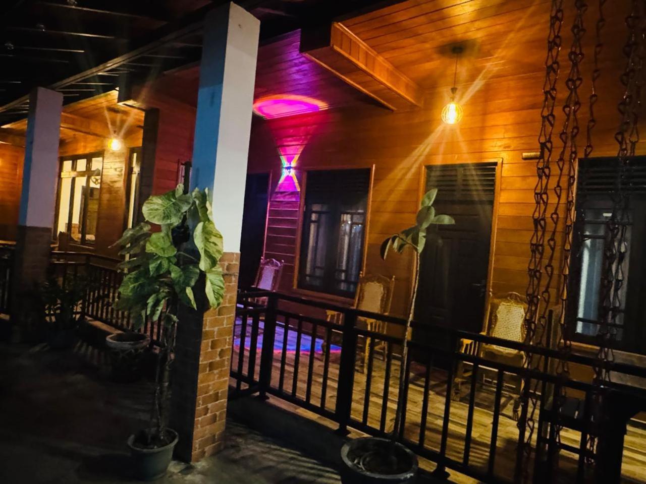 Sun Mount Adams Peak Hotel Nallathanniya Exterior foto