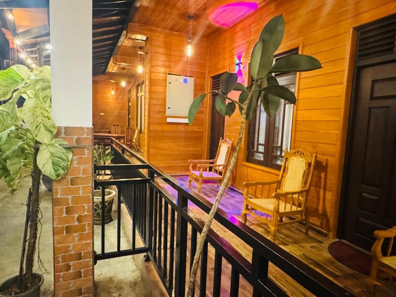 Sun Mount Adams Peak Hotel Nallathanniya Exterior foto