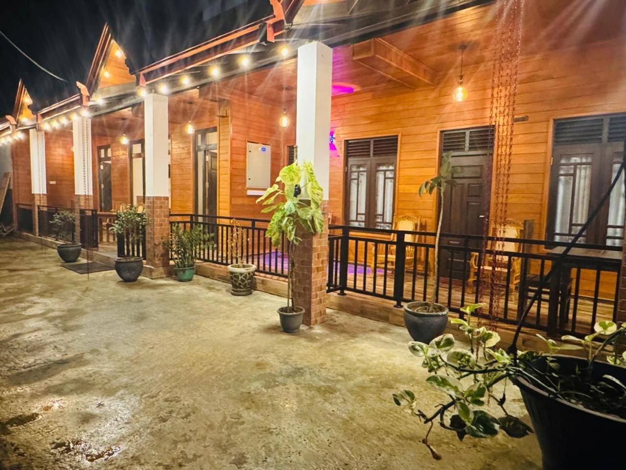 Sun Mount Adams Peak Hotel Nallathanniya Exterior foto